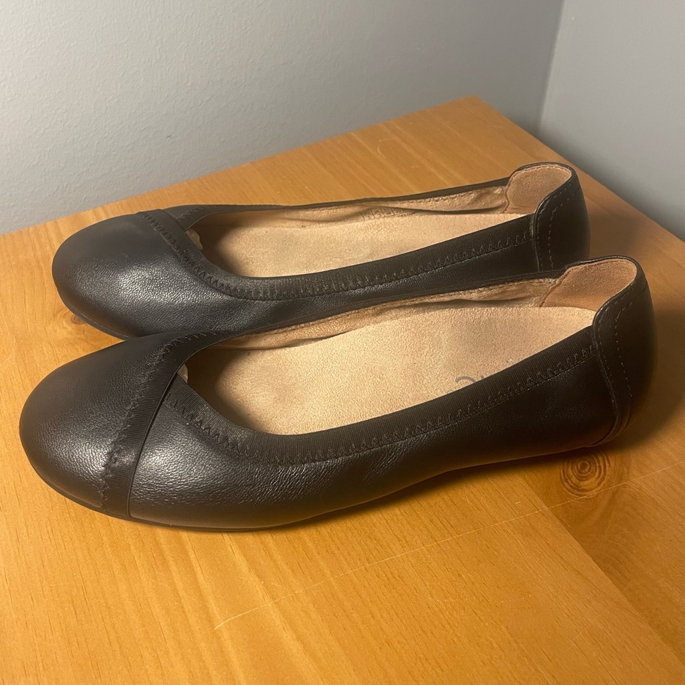 Vionic Women's Caroll Black Leather Ballet Flats-‎ Size 5